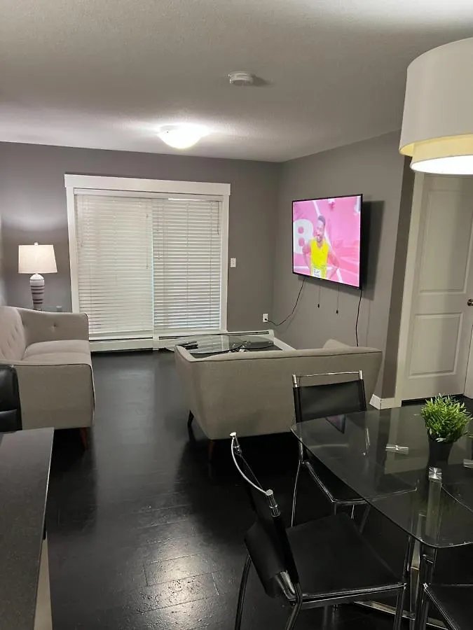 Lovely 2 bedroom 2 bathroom plus den Calgary